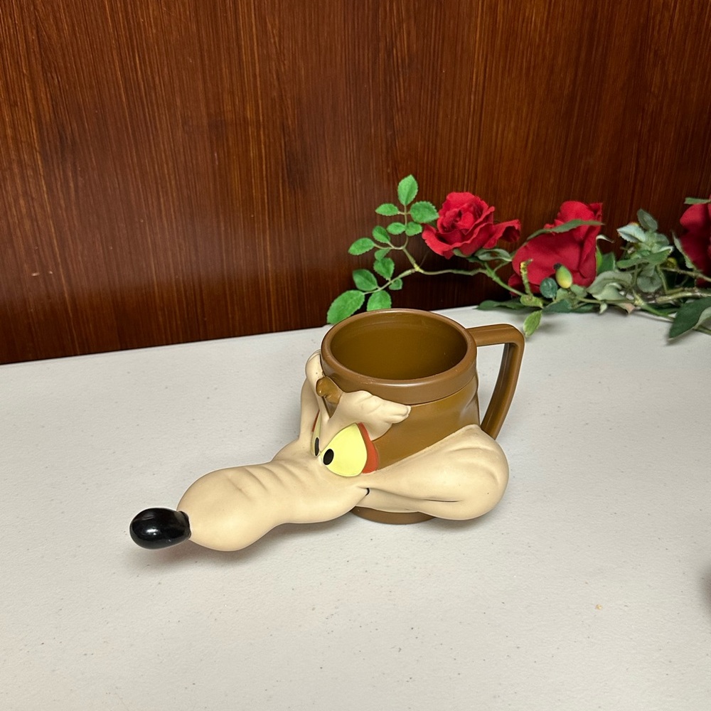 Warner Bros Looney Tunes Mug Coyote face mug - Picture 9 of 10